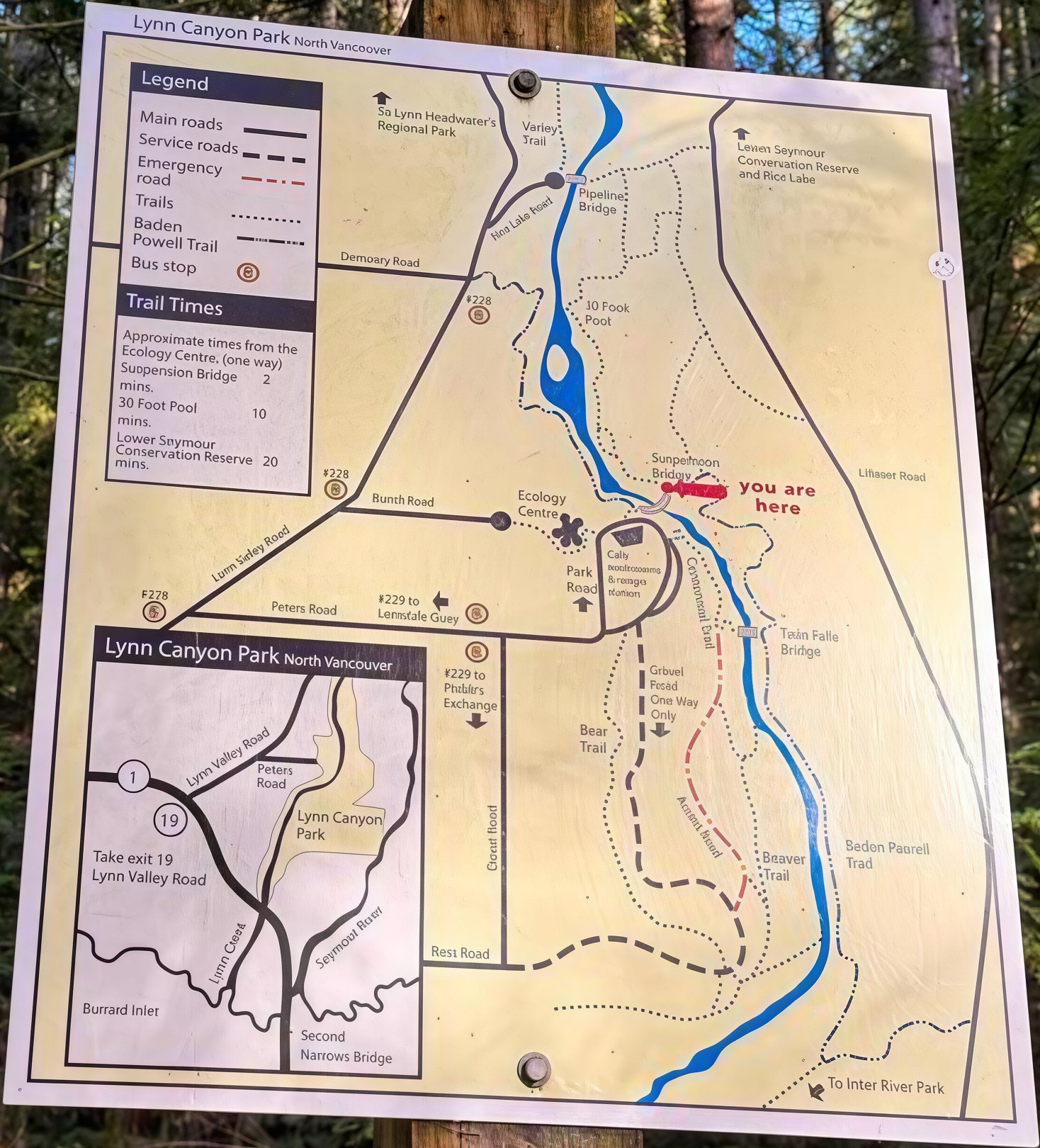 The same trail map after a 4× CraterView.ai enhancement: the routes, the legend and the lettering drawn sharply
